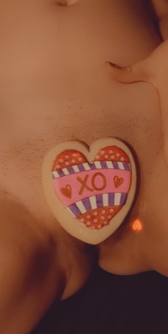 Retweet my cookie plz? 🥺🥺🥺 #onlyfans #fansly #ambermoons #teen #pussy #teenager #cookie #lewd #camgirl