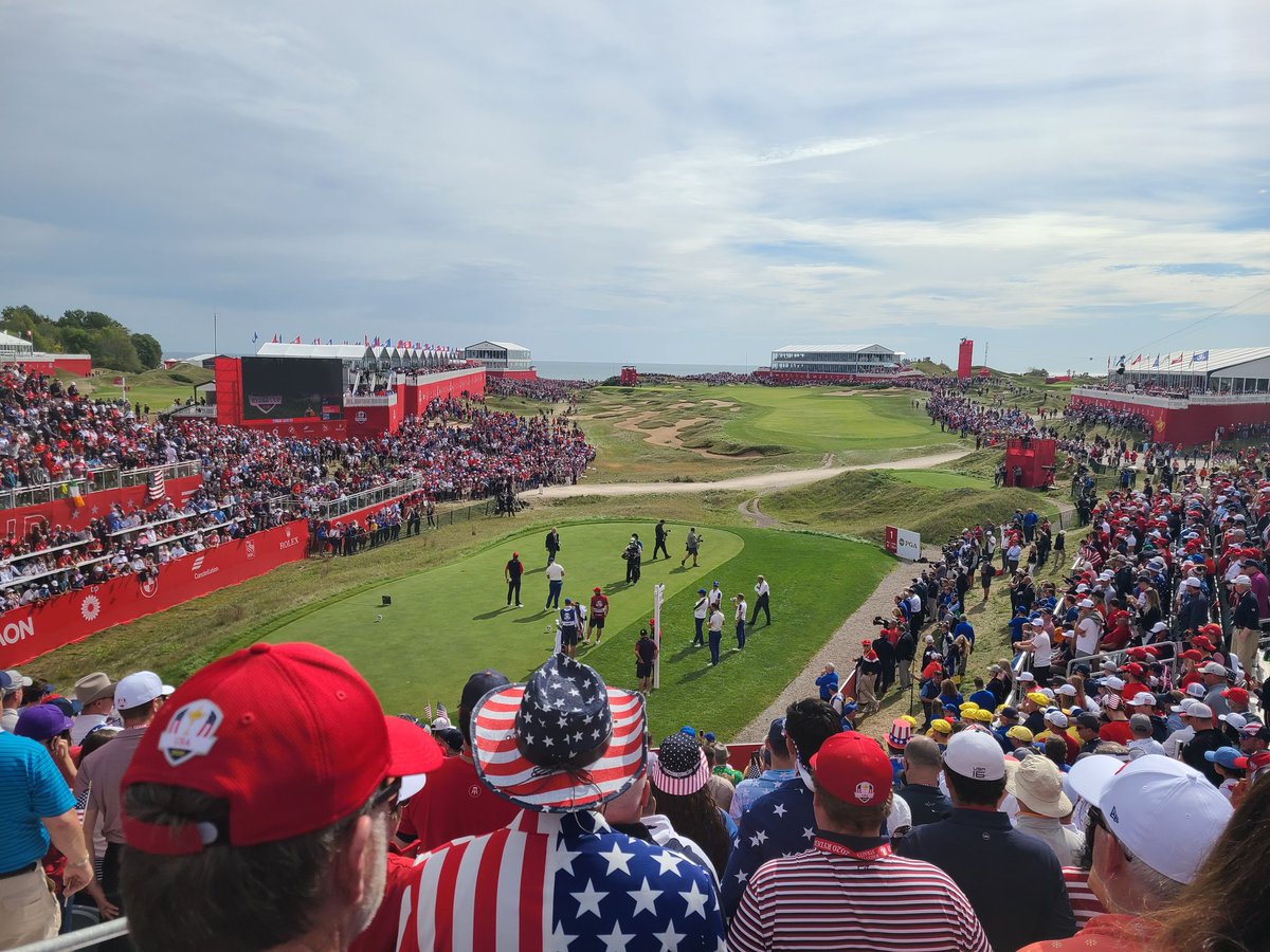 Andrewt_89's tweet photo. What a brilliant week (apart from @RyderCupTeamEur losing) at Whistling Straights volunteering for the 43rd @rydercup. The week has gone by so quick but I'm very fortunate I got to help the team out and be part of it. https://t.co/xcFAldQfwO