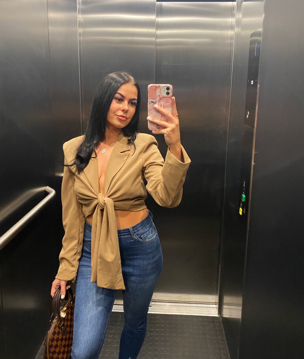 7CollectionUK's tweet image. NEW IN😍 Tie Up Cropped Blazer🤎 thesevencollection.co.uk/collections/ou…