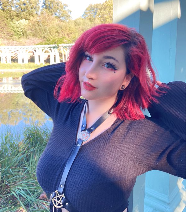 Where are you taking me on a date? &hearts;️ Wrong answers only https://t.co/miKnNxaik0<a href="/tag/marinkitagawa"class="tags"><span>#marinkitagawa</span></a>