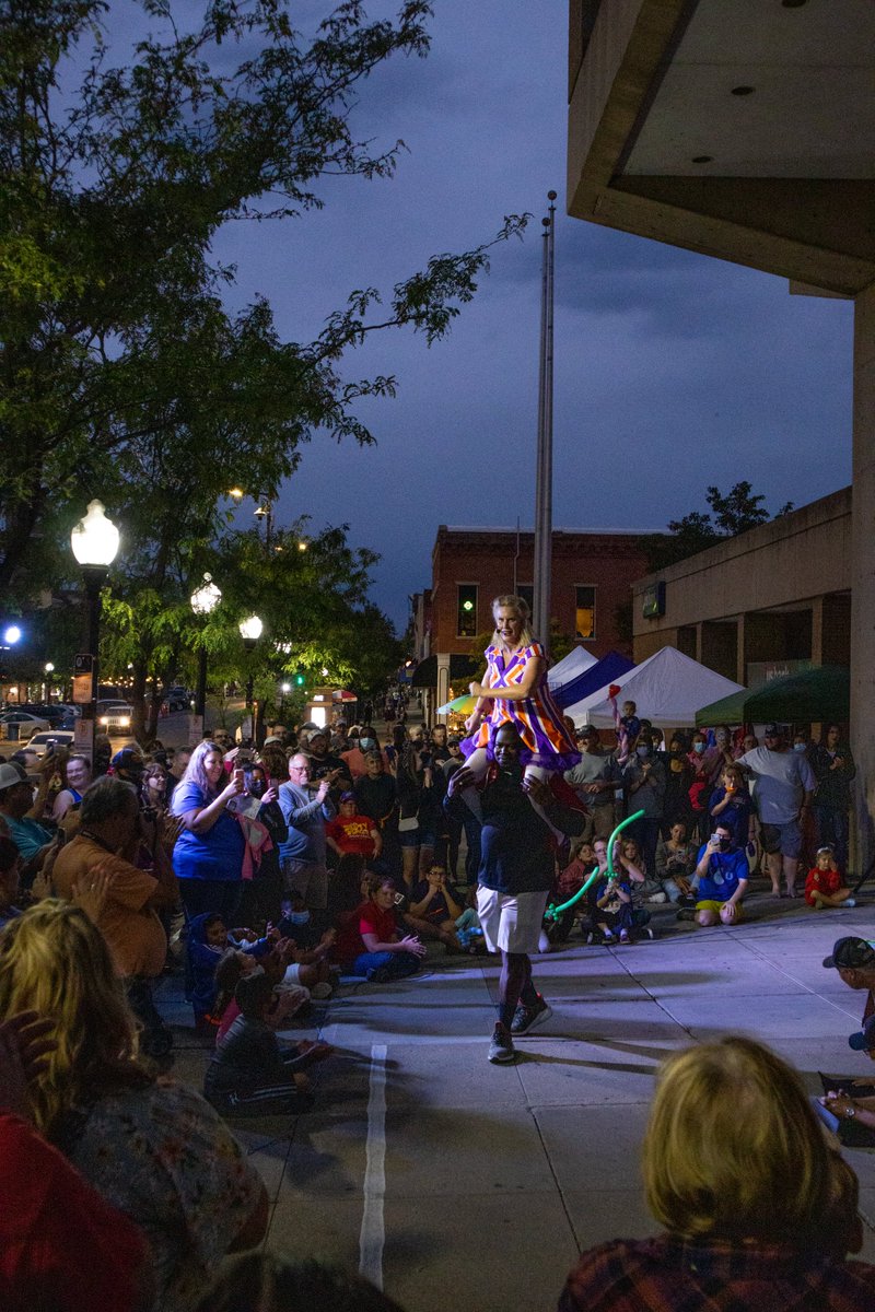 lawrenceks's tweet photo. We had a terrific time and enjoyed amazing performances at this year's Busker Festival! #CircusInTheStreets @LawrenceBusker1 https://t.co/irL18e3p1U