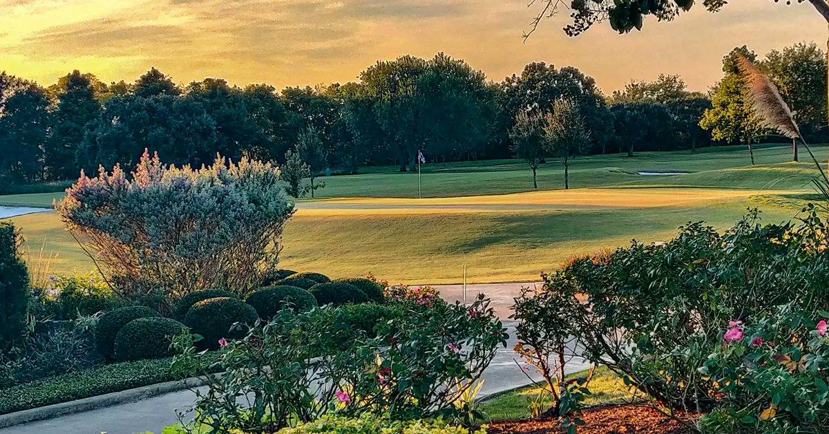 read_langhenry's tweet photo. Had an excellent week at the 84th #TXSeniorAm. Thank you to @WestwoodGCHou for hosting. Talk about an underrated track. Every lap around the place gives you something new to love. Will definitely be back! #txga #golfadministration #HoustonTx https://t.co/dmkroeki6V