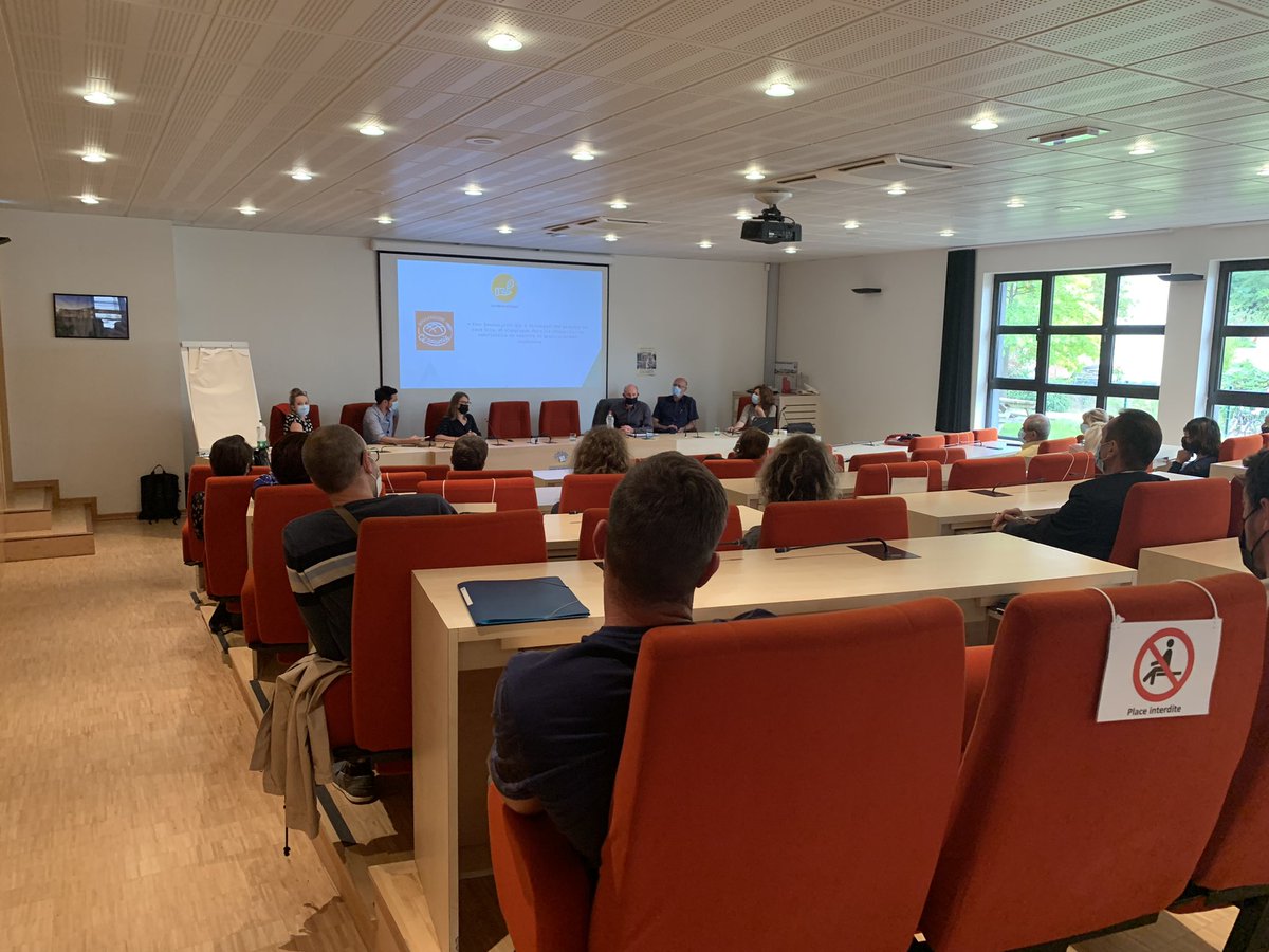 AnjelinesTg's tweet photo. @poleemploi_GE #Guebwiller, 26 participants à la conférence sur le thème des #transitions : #Environnementale, #sociétale, #digitale. En partenariat @Alsace_Active, @initiativesdura, @simplonco, #CommunautédecommunesdelarégiondeGuebwiller. https://t.co/RSXuIEXAlP