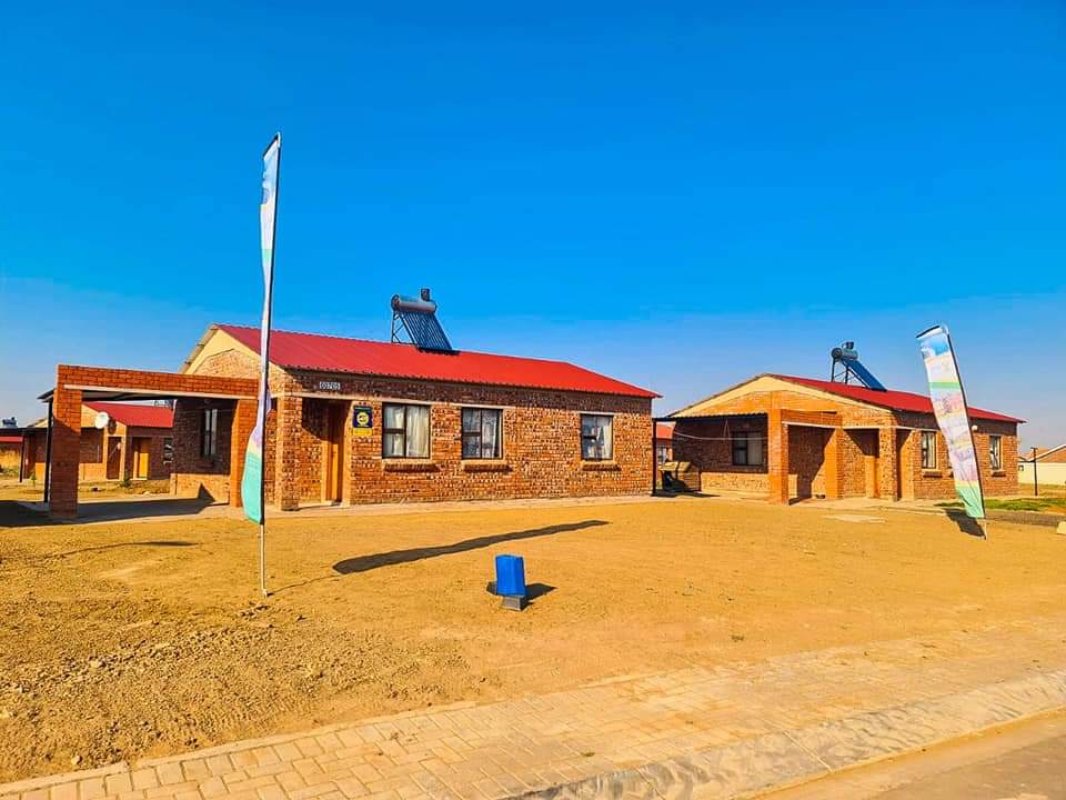 Hlengi's tweet photo. MINISTER @mmkubayi CALLS FOR AUDIT OF THE UNFINISHED PROJECTS ACROSS THE COUNTRY

Read statement here📄🇿🇦 https://t.co/Ji7fFf2LC3

#FSMinisterialVisit #HousingtheNation #DHSProjects @The_DHS
@FreeStateHS https://t.co/4nKDSLG70P