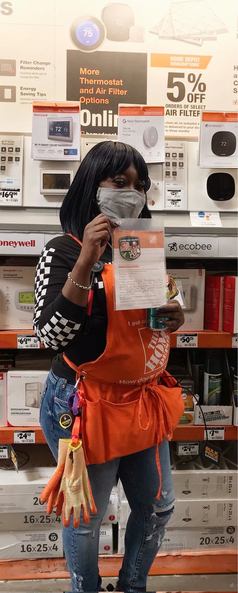THD_1242's tweet photo. Awarding Cashier Keya a Homer Award for Creating Shareholder Value for driving "GET" on the front end resulting in numerous POS recoveries.  Thank you for utilizing the Theft Portal as well. Amazing job Keya!!! https://t.co/XUfOeDlwsr