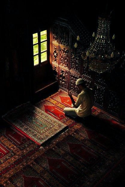 İnsan; şu kasavetli, geçici ve boğucu olan ahval-i dünyeviye içinde elbette teneffüse pek çok muhtaçtır ve ancak namazın penceresiyle nefes alabilir.