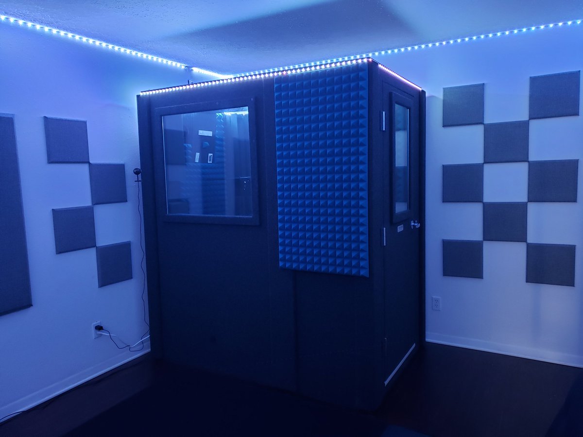 DavidYera7's tweet photo. Hit me up if you need studio time! https://t.co/QNchIsdVMa