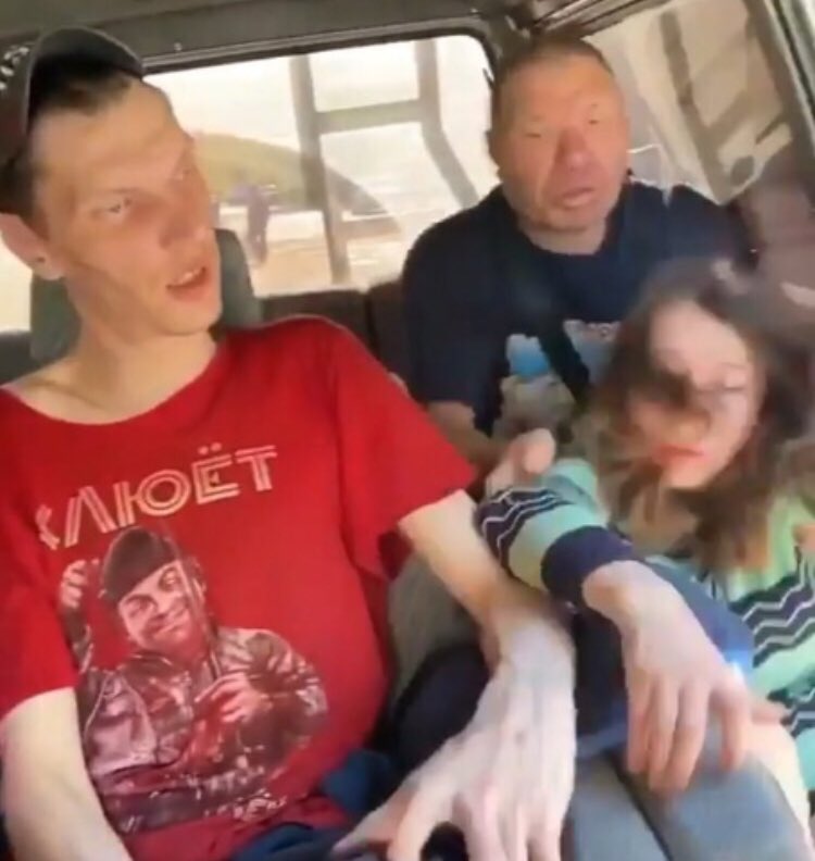 Словетский, Гидропонка и Адик 228 едут на финал шоу «Битва за респект». 
2010 год.