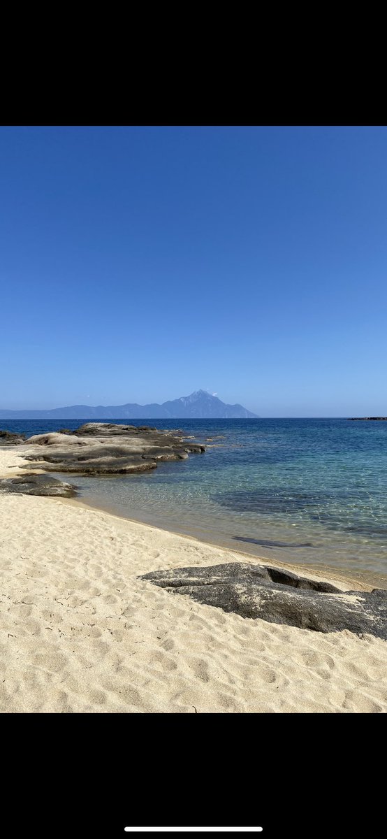 Samuel 
The romantic 
Actually 
Got 

Down 
On
One knee 

Now read the first letter of each line 🍻 😎 🇬🇷