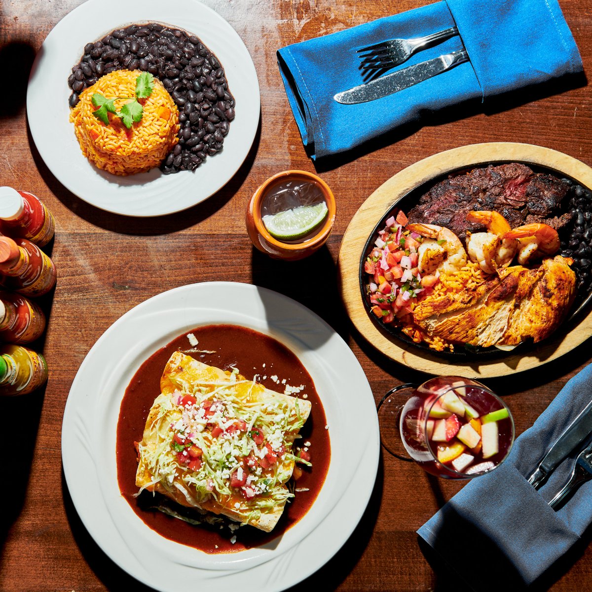 BarnachoNYC's tweet photo. Family dinner done right at #BarNachoNYC!
•
•
•
•
#familydinner #nationalfamilyday #familyday #family #families #familyovereverything #familyfirst #dinnerdoneright #dinner #dinners #timefordinner #letseat #letsdrink #celebrate #cheers #outdoordining #diningout #eatingout https://t.co/omXYwUCdfA