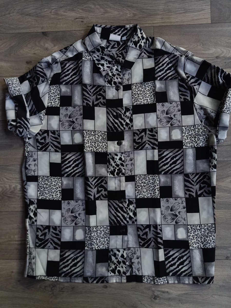 StyleAttic_ke's tweet photo. Vintage Shirts Going for just 550/= 🔥🔥👌🏾
Hit me up for orders https://t.co/cWXI8tKgkj