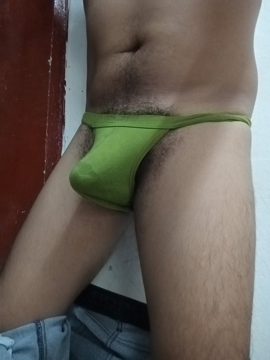 TrusaDan's tweet photo. La tengo ya de varios días. Huele a verga, huevos sudados y a semen. https://t.co/7iYzHZBAbP