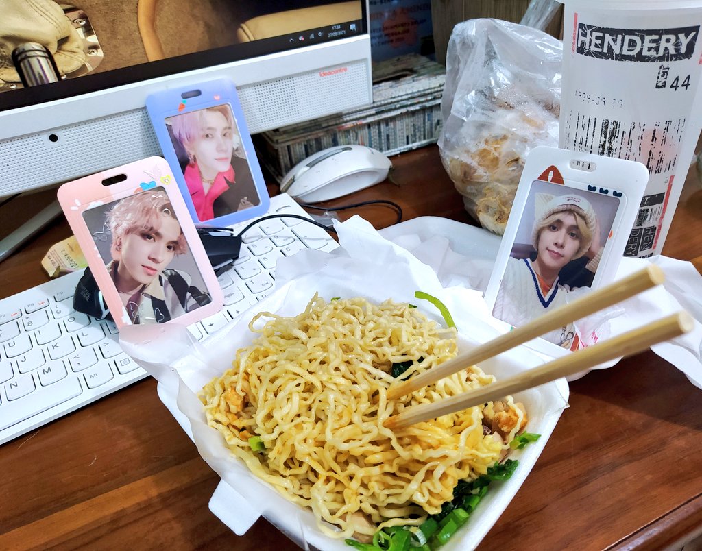 kuygewla's tweet photo. Mumpung sepi #DinnerWithWayZenni https://t.co/Z5tV9pQ2DS