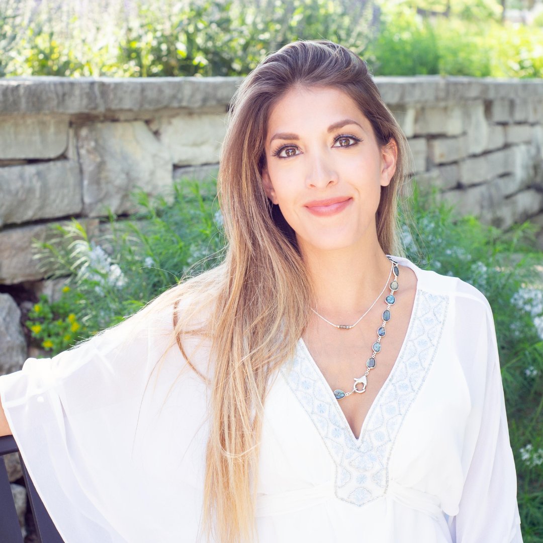 Flavor of the Day = Stunning Rock Candy Necklace in Labradorite ✨🍭

#flavoroftheday #labradorite #rockcandycollection #gemstonelover #jewelrydesigner #jewelrywithsoul #treatyourself #giftidea #madeasintended