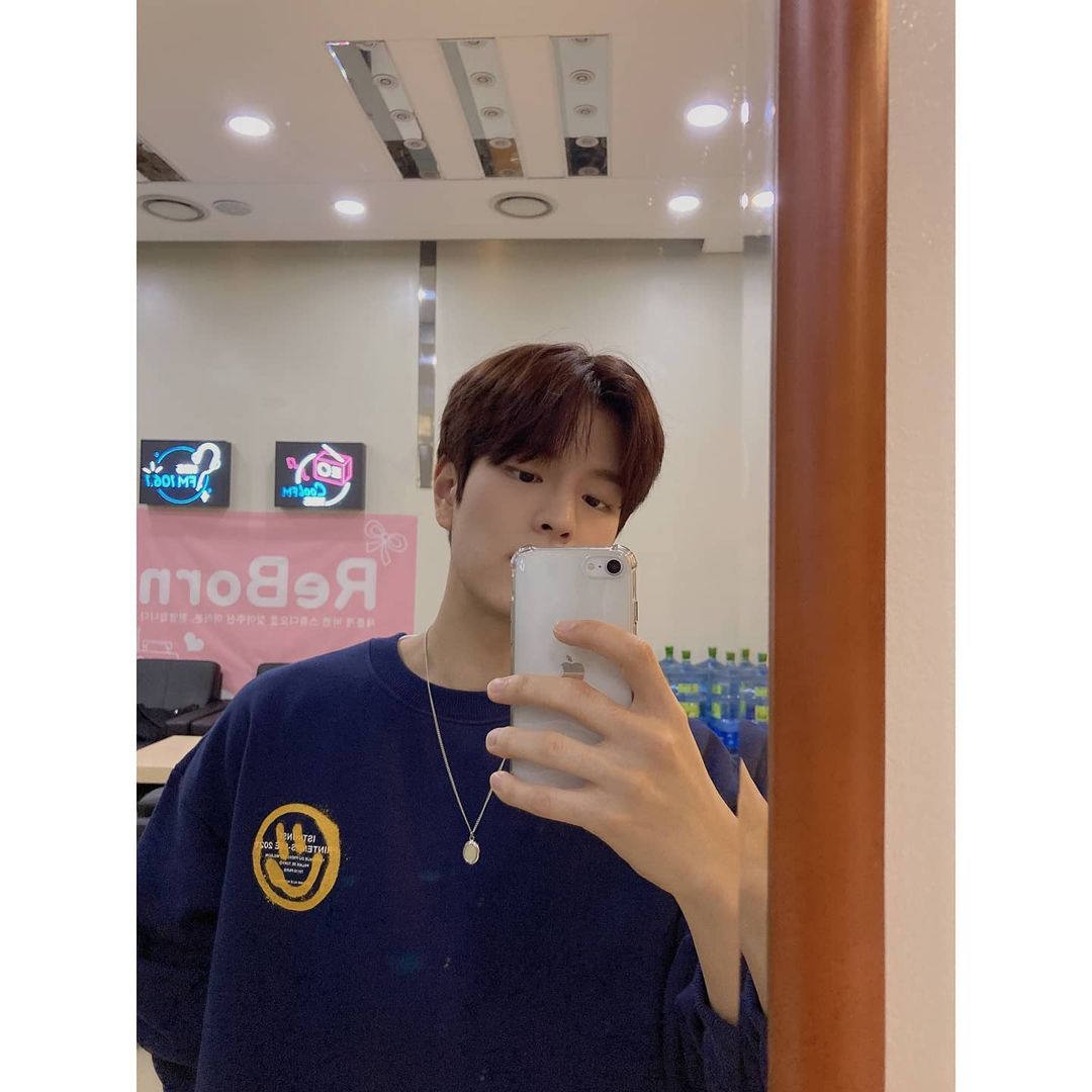 DurangoStray's tweet photo. Actualización 💌| 🐶🐰 Seungmin y Lee Know en instagram 

《27/09/21》

♡ Síguenos y activa la campanita para estar al tanto de Stray Kids ♡

#StrayKids #Seungmin #LeeKnow https://t.co/2sknTnmUgL