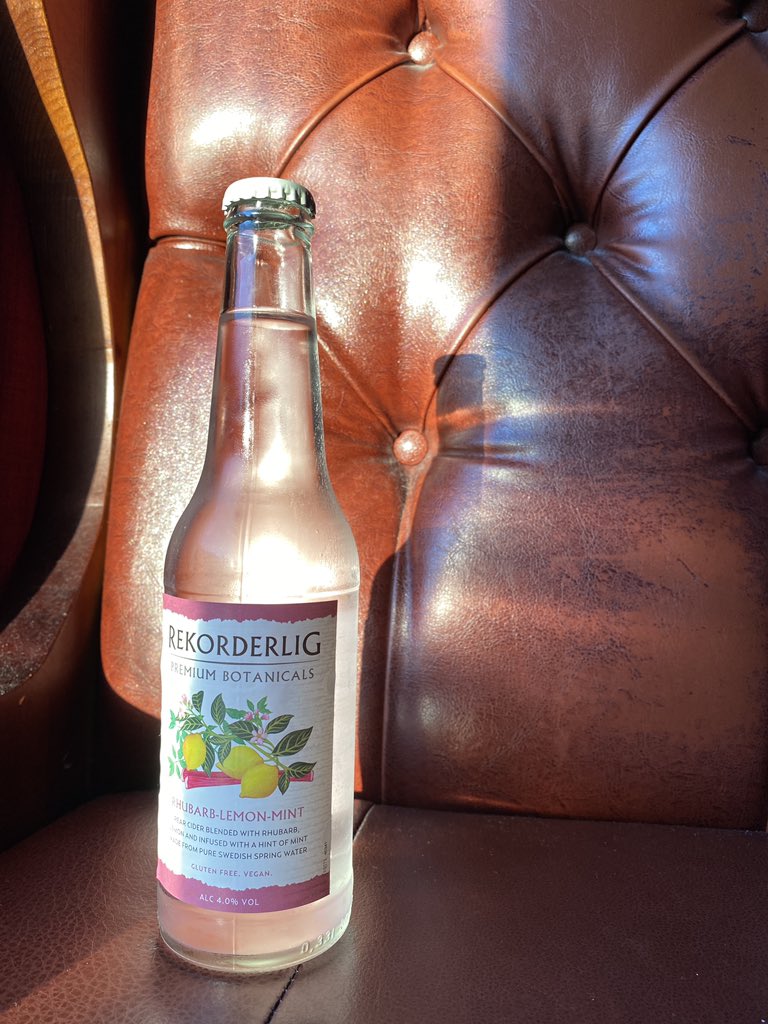 YorkSheffield's tweet photo. We’re loving the Rekordelig Botanicals at the moment! We have the rhubarb, lemon and mint flavour in and it’s delicious! 

(You also get a free flower crown when you buy one!) 

It’s 2 for £7 for students with a pledge card! 🍋 https://t.co/pfo6MzhU4P
