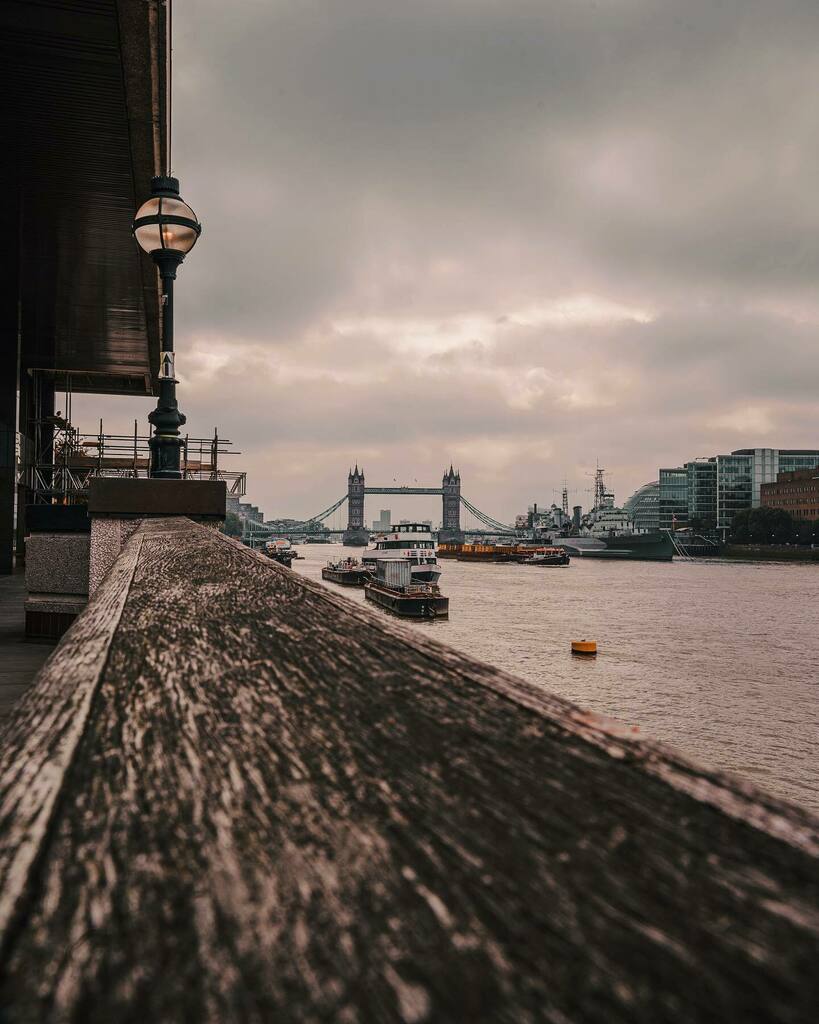 PC_PhotoLDN's tweet photo. Moody Mondays 🇬🇧 
Hope you had a good one 🙌🏽 
.
.
.
.
#mysecretlondon #loves _united_london #londonist #london4all #londondecanted #igerslondon #itssolondon #prettylittlelondon #londonisopen #becauseimalondoner #londonskyline #skyhigharchitecture  #itsso… https://t.co/ZGt8Xcv9bz https://t.co/nOlNEoe3MZ