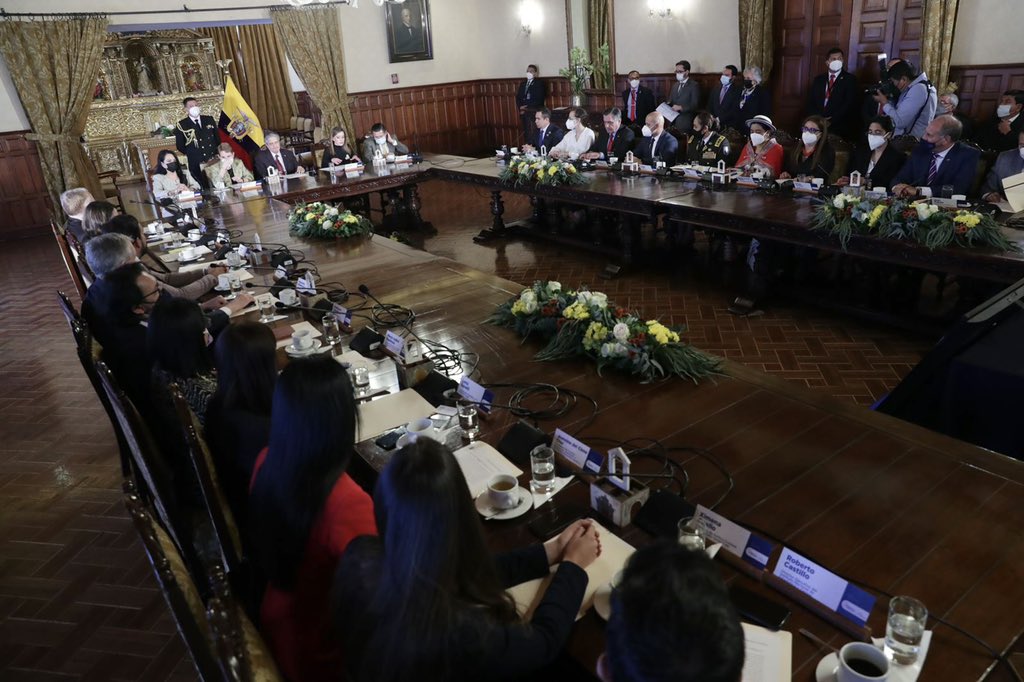 LassoGuillermo's tweet photo. La activación del Sistema Nacional de Prevención y Erradicación de Violencia contra las mujeres es una respuesta inmediata ante los casos de violencia extrema en niñas, niños, adolescentes y mujeres. 22 instituciones trabajarán de forma articulada para lograr #FemicidioCero. https://t.co/6ppRQIH7Jj