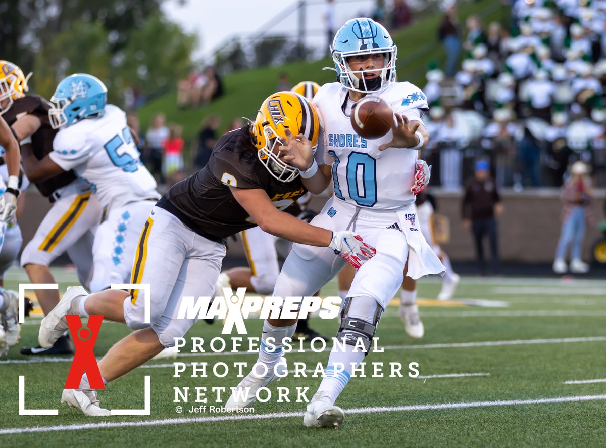 FishinMagik's tweet photo. Sorry for the delay! Images from the @MSSailorFball vs. @chixsports varsity football match up is now up on @MaxPreps Images can be found here: https://t.co/lbqGNMdBFe All players have been tagged, get your @MaxPreps profile up asap! #FridayNightLights #mhsaa #zeeland #monashores https://t.co/gKIaelZSCZ