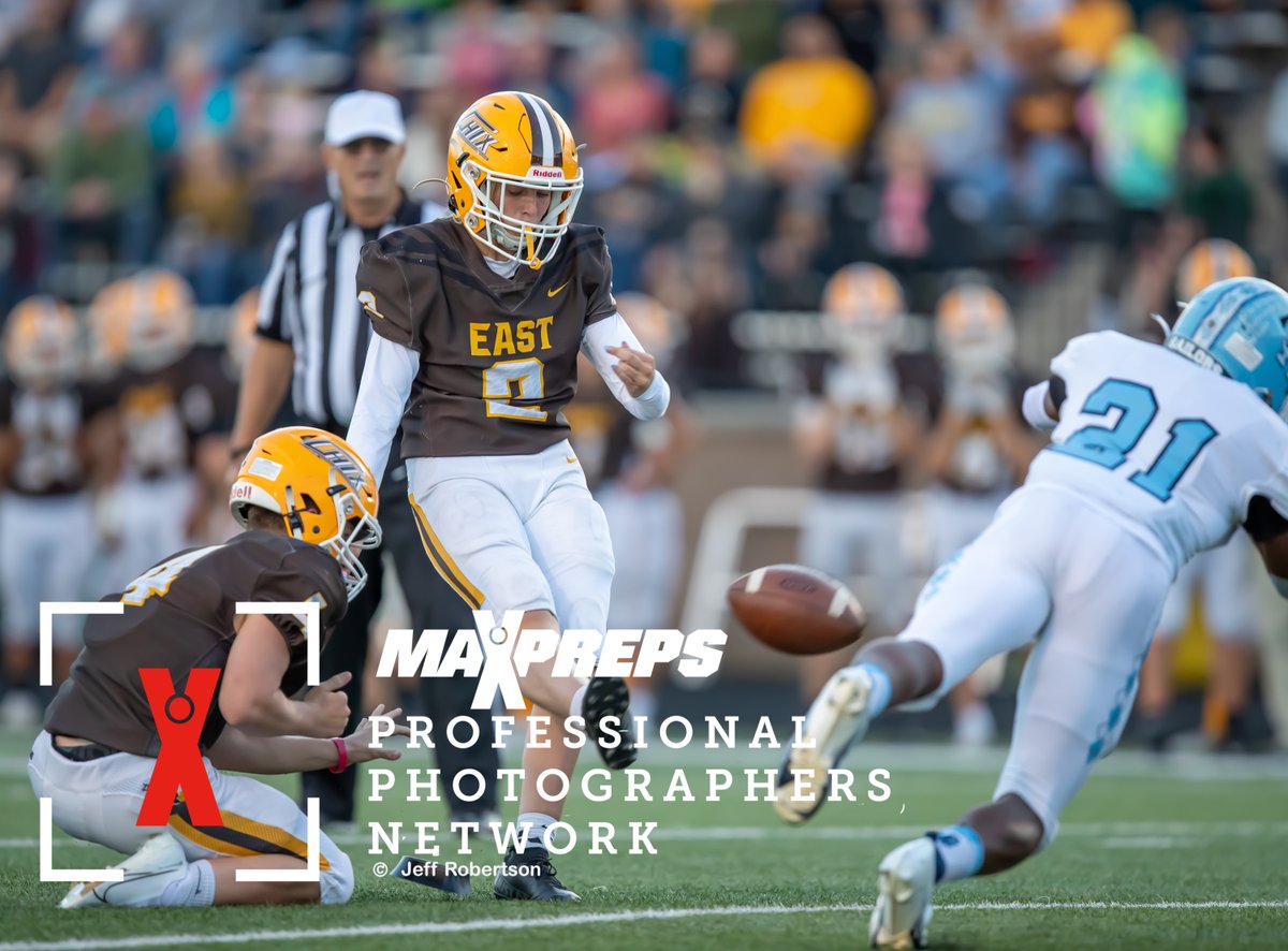FishinMagik's tweet photo. Sorry for the delay! Images from the @MSSailorFball vs. @chixsports varsity football match up is now up on @MaxPreps Images can be found here: https://t.co/lbqGNMdBFe All players have been tagged, get your @MaxPreps profile up asap! #FridayNightLights #mhsaa #zeeland #monashores https://t.co/gKIaelZSCZ