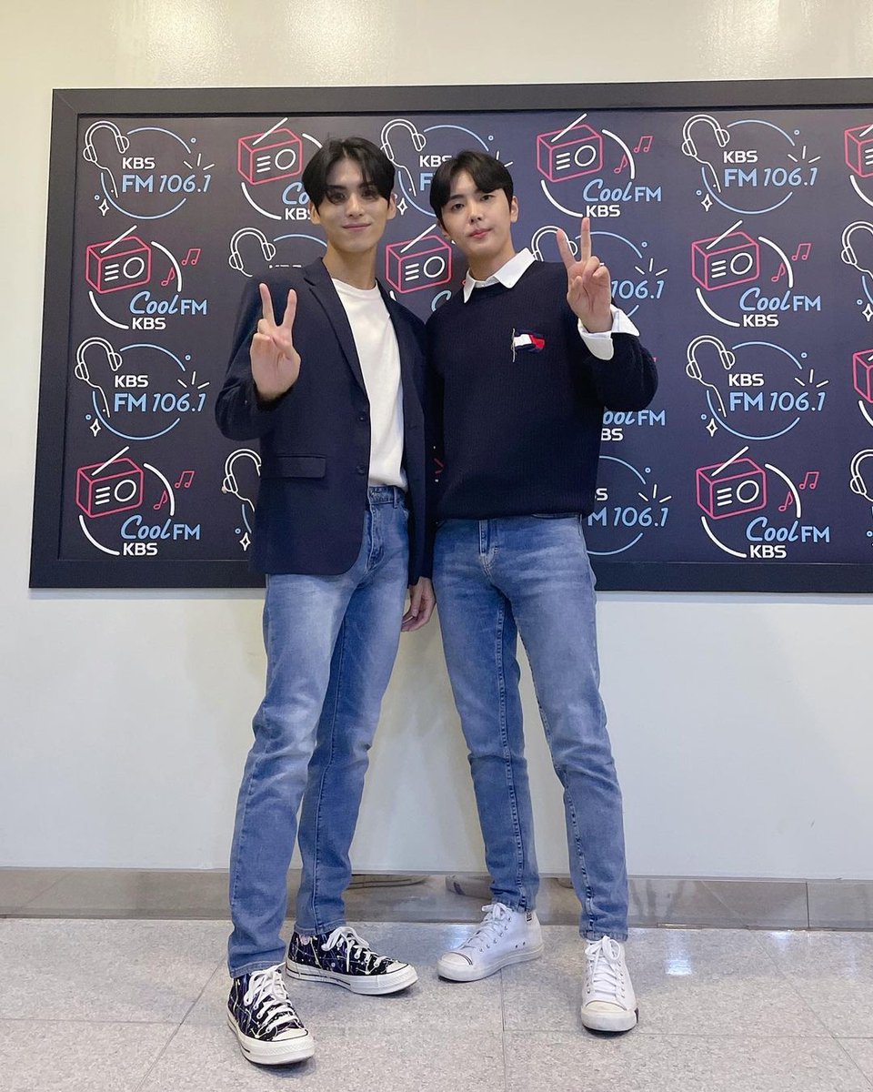Rokartrider's tweet photo. [#SFnight]
Our two DJs! 
Is it your first debut as a DJ? 
I did a great job, right? 🥺
The closing comment that the two thought of themselves.
✨ We can meet in our dreams~ Dream of me ✨
And I thought for myself
Reply to text #Handwritten along with it 😘 https://t.co/sbY0VsltLj