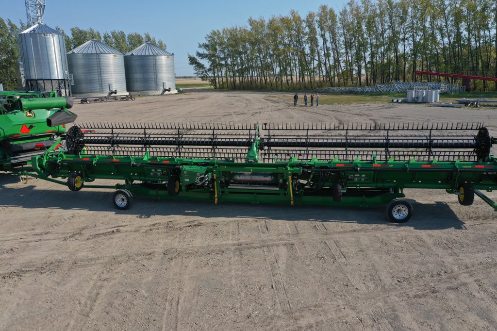 BDManufacturin1's tweet image. In response to our HT50 header transport specifically designed for the new HDR and HDX headers from John Deere, here are a few photos of the trailer in action.  Get in touch for pricing and any other details!