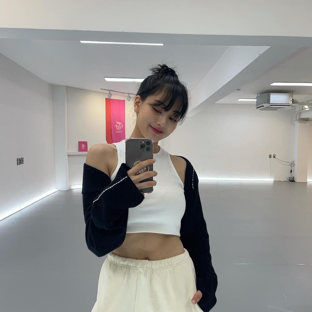 Foymina on Twitter: "#TWICE #트와이스 #JIHYO #지효 #YUSE CASHMERE HAND STITCH BOLERO KNIT TOP - BLACK #Leey Logo Print Sleeveless White https:⁄⁄t.co⁄96JXIUdum1 https:⁄⁄t.co⁄RdtIIhAj00" ⁄ Twitter Foymina on Twitter: "#TWICE #트와이스 #JIHYO #지효 #YUSE CASHMERE HAND STITCH BOLERO KNIT TOP - BLACK #Leey Logo Print Sleeveless White https:⁄⁄t.co⁄96JXIUdum1 https:⁄⁄t.co⁄RdtIIhAj00" ⁄ Twitter