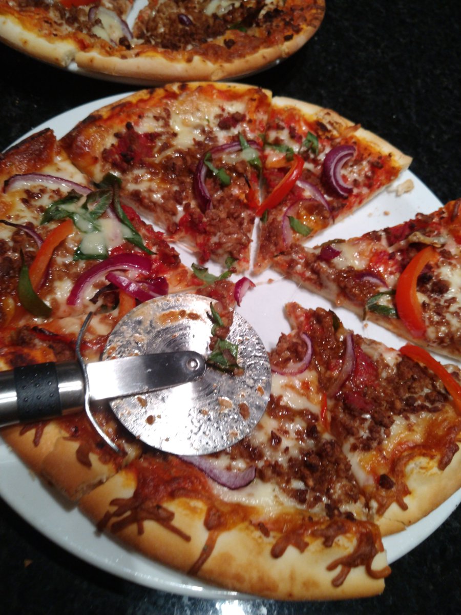 borninapartheid's tweet photo. Yum yum would you like sum? Ik ben gek op pizzas! I love. I make my own pizzas but I also buy from the supermarket then I add own toppings #pizza 
#mymeat #gehakt #mince #pizzarian #vegan #meatless #plantbased #crueltyfree #glutenvrij #glutenfree #pizzabodem #glutenfrei #fpodporn https://t.co/Fvfb6arhG1