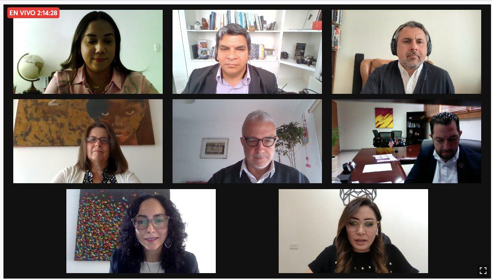 sandra_guarin's tweet photo. Siempre un gusto compartir escenario con colegas y amigos de LATAM e #INILAT. Gracias #NodoCaribeRCI #RCI @ASCUN1 @AntenucciDaniel @CesarUACHRI @LearnChile, @RenéeZicman @DianaRestrepo, @JoséGarcía, @AnaBravo, @AMPEI1 @faubai_org https://t.co/4p90hn2g1I