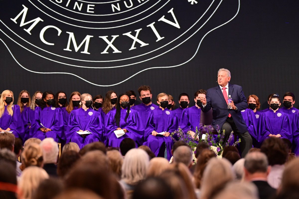 HighPointU's tweet photo. We know it only just wrapped up yesterday, but we're already reminiscing on our amazing #HPUFamilyWeekend! 🎉 From the grand opening of the @HPUQubeinCenter to the @train concert and the worship service led by Dr. @JohnCMaxwell, there were so many incredible moments. 💜 #HPU365 https://t.co/jykjX56MLr