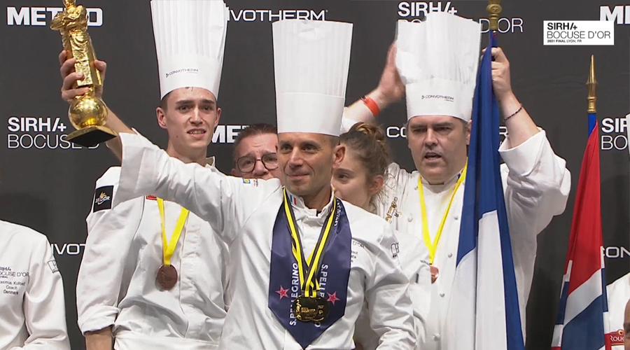 la_viande_fr's tweet photo. Le #BocusedOr 2021, c'est fini !
Félicitations aux chefs qui ont su, par leur passion pour la #gastronomie, sublimer la #Viande de #Boeuf #LabelRouge française. 👏
Et maintenant, le podium :
🥇 France 🇫🇷
🥈 Danemark 🇩🇰
🥉 Norvège 🇳🇴
🏆 Prix spécial "Plateau" : Islande 🇮🇸 https://t.co/Zo5jTcNnkM