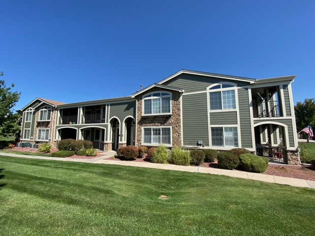PRC_PrepRite's tweet photo. Phase painting, repainting, carpentry, shutters, metal and repairs we have you covered. Im loving these blue doors. Give us a call today for your free estimates. #PRC #preprite303 #bluedoors #prepritecoatings #PrepRite #exterior #HOA #repairs #doors #accentcolor #woodReplacement https://t.co/nUAq6o1Jmt