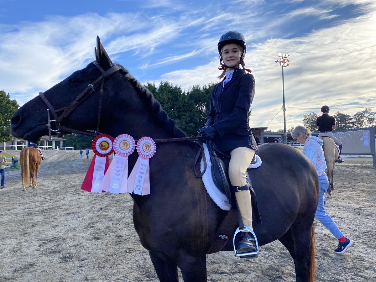 NovSmiles's tweet photo. Our friend Savannah wrapped up the horse show season this weekend, and she went out with a bang!

She took home lots of hardware: Two 5th places, a 2nd place, and was named reserve champion in her division. Congrats Savannah! 🏆🐎 https://t.co/iOHE6ZH309