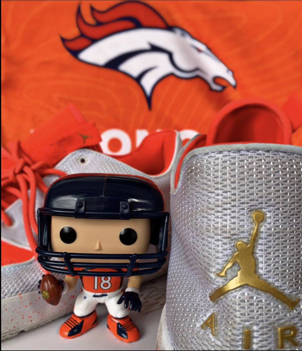 HeyCoachT's tweet photo. First off blessed to be alive and healthy to enjoy a @Broncos VICTORY Monday and #MJMondays
🔶
🔷
🔶
🔷
#broncoscountry #unitedinorange #reUNITEDinOrange #bleedorangeandblue🔶🔷 #AirJordan #nflopeningweek #kicks #KOTD #denverbroncosdiehardfan https://t.co/rJ1aaIKXIn