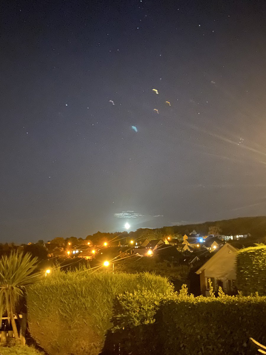 mariecws's tweet photo. De-orbit burn seen from Holywood, Northern Ireland tonight #Landsat9 https://t.co/xpOPJpjAhW