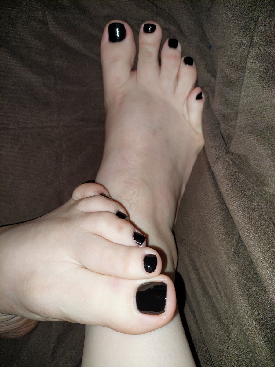 solefully_sweet's tweet photo. @OnIyFansNewbs Find me on onlyfans and feetfinder. I have something for every foot worshipper! https://t.co/BZOayhFp1f https://t.co/olgi6oBoxH https://t.co/tOvq28X8Ei