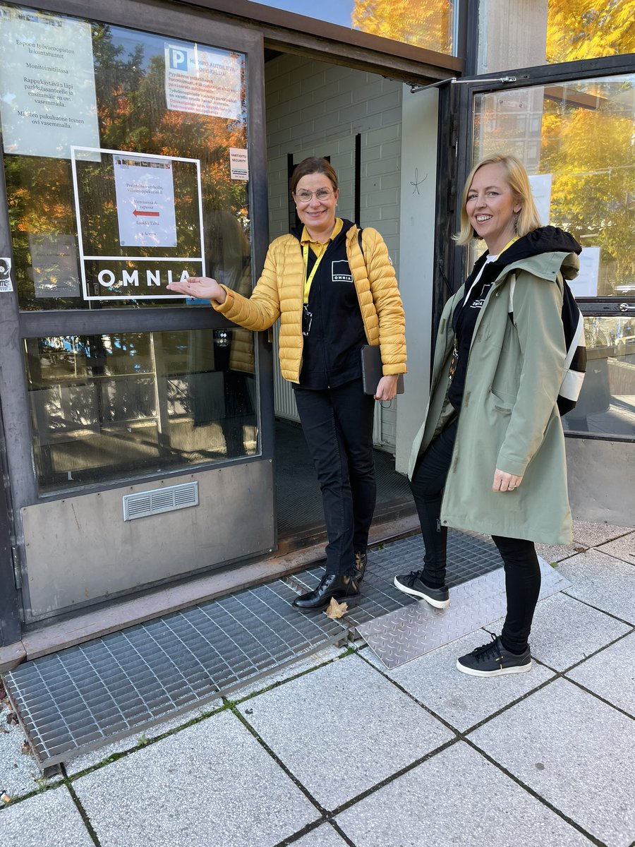 AntolaTuula's tweet photo. Maija & Tuula on Tour ✨ Tullaan tutuiksi -kiertueemme @Omniasome toimipisteissä jatkui tänään tutustumisella autoalan koulutukseen ja maahanmuuttajien osaamiskeskukseen. Reppuun jäi päivän keskusteluista monta tärkeää matkaevästä @Omniasome #OSKE @maija_aaltola #munomnia https://t.co/AIBkTZHz5m