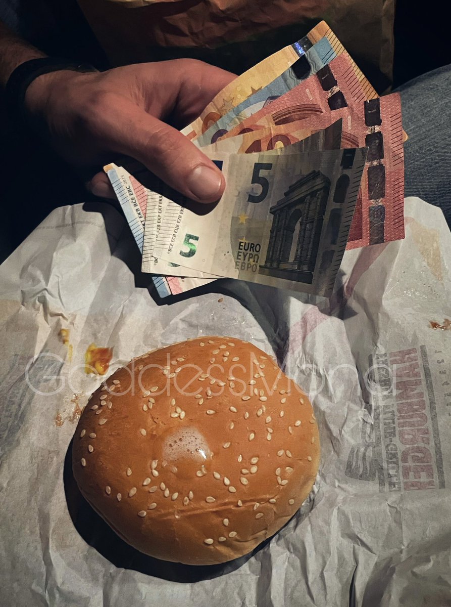 GoddessMona4's tweet photo. Für mich fährt man gerne knapp 2 Stunden nicht wahr @SRadkte  😉.
Und dann noch spontan einen bespuckten Burger zu bekommen ist doch mehr als göttlich 😌.

findom femdom goddess mistress feet socks sweatysocks bdsm footdomination footfetish herrin sockfetish  paypig wornshoes https://t.co/MJ1wOPZBR6