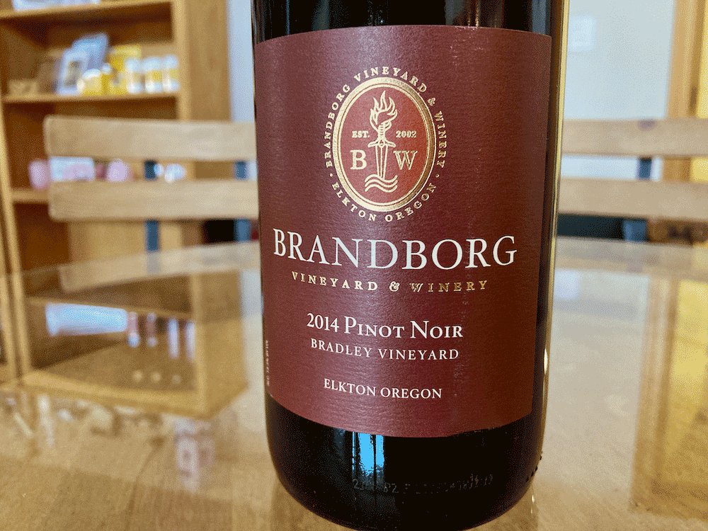 winerabble's tweet photo. Don't miss the opportunity to buy an older #Oregon #Pinotnoir! This 2014 @brandborgwinery delivers the goods: https://t.co/CgsmZDOC8B #winerabble #oregonwine #orwine #oregonpinot #orpinot #uvwine #elkton #soorwine #redwine #winelover #winetasting #winepairing #winepairings https://t.co/GAU3ua6b2s