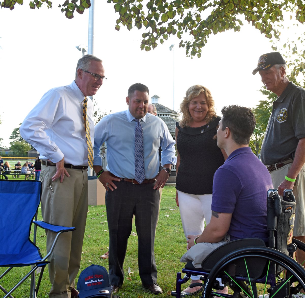 ANTHONYDESPO's tweet photo. #LynbrookFD hosted an awesome block party/concert for @NassauCountyNY FF Operation Wounded Warrior, raising 1000's for an amazing cause.
W/@TOHClavin, Mayor Beach & Bd, Chief Donald, Elaine Phillips, Anne Donnelly & gov't partners to show love for those who serve this Nation. ๐บ๐ธ https://t.co/nfQC7LXdAx
