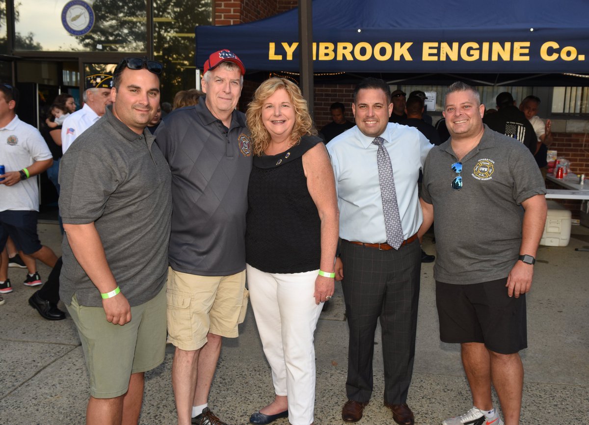 ANTHONYDESPO's tweet photo. #LynbrookFD hosted an awesome block party/concert for @NassauCountyNY FF Operation Wounded Warrior, raising 1000's for an amazing cause.
W/@TOHClavin, Mayor Beach & Bd, Chief Donald, Elaine Phillips, Anne Donnelly & gov't partners to show love for those who serve this Nation. ๐บ๐ธ https://t.co/nfQC7LXdAx