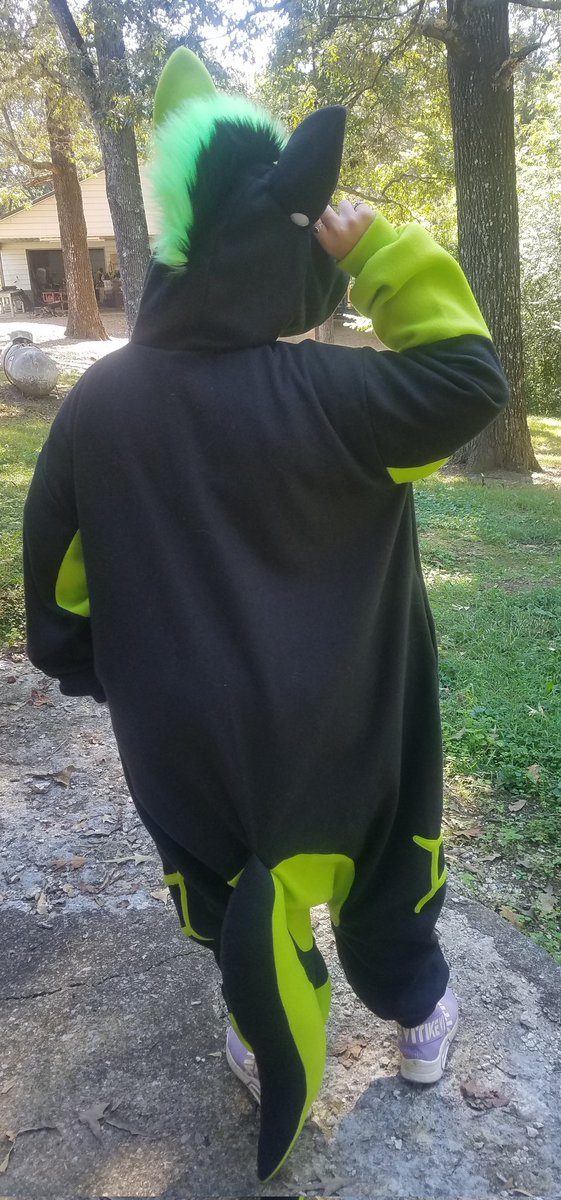 BEASTmodeSuits's tweet photo. Final photo shoot for @dabk0ta ready for the mail!! #beastmodemonday
Also, who is all going to #BLFC2021?? Roll call! https://t.co/pPgpyJGDWJ