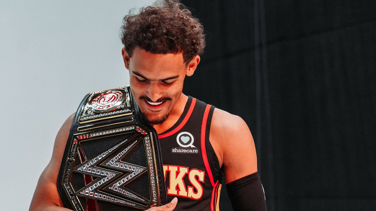 ATLHawks's tweet image. Shoutout to @WWE for surprising @TheTraeYoung with his own belt after #SmackDown in the Garden!