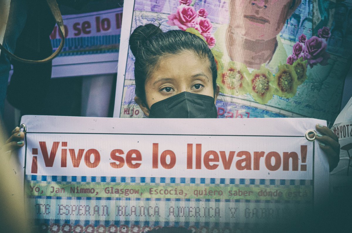 SerapazMexico's tweet photo. Ayer, junto a familiares de los 43 normalistas de Ayotzinapa, organizaciones y personas solidarias caminamos exigiendo verdad y justicia. 

Sigamos en la lucha por la búsqueda de los 43 y de las #másDe90mil personas desaparecidas en México ✊🏾

#Ayotzinapa7años 🐢 https://t.co/2YRtVjWQnO