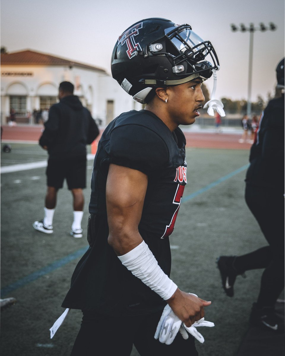 young_domo7's tweet photo. Victory Lap 🥇 #7ENGENDARY https://t.co/ugDyTgE7cW