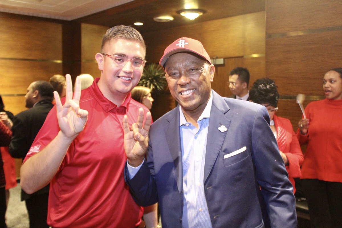 Christian Aguirre (@christianindc) on Twitter photo Wishing <a href="/HoustonTX/">City of Houston</a>’s Mayor <a href="/SylvesterTurner/">Sylvester Turner</a> a Texas-sized happy birthday!🎉
Grateful for the valuable experience I was able to gain as a @HouMayor intern during my undergrad time. Wishing <a href="/HoustonTX/">City of Houston</a>’s Mayor <a href="/SylvesterTurner/">Sylvester Turner</a> a Texas-sized happy birthday!🎉
Grateful for the valuable experience I was able to gain as a @HouMayor intern during my undergrad time.