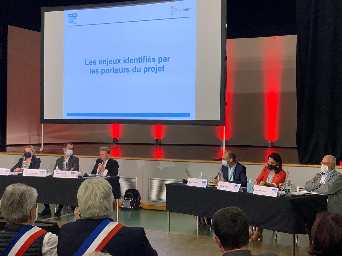 A46Sud's tweet photo. [#A46Inside] Réunion de Clôture #concertation #A46Sud 3e temps : restitution des enjeux identifiés par les porteurs de projet #Etat et ASF @VINCIAutoroutes  #SaintSymphoriendOzon Et pour donner son avis c'est ICI jusqu'au 28 septembre https://t.co/jVFp34pAvf https://t.co/HM1TP3IiyK