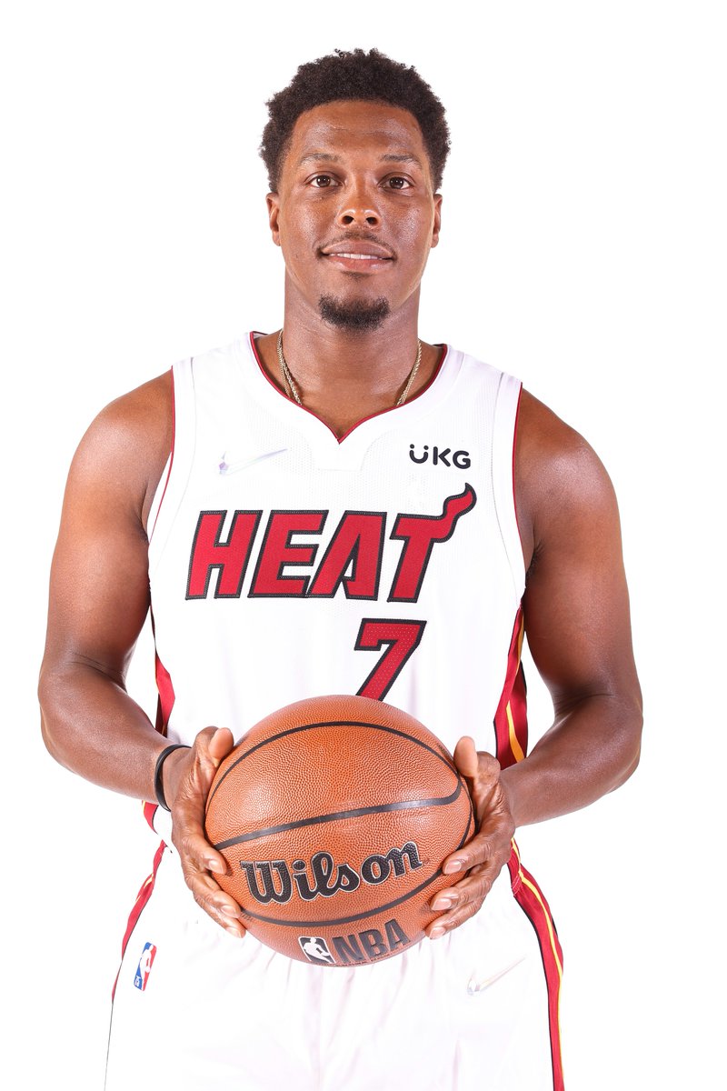 BleacherReport's tweet photo. This is gonna take some getting used to 😬

(via @MiamiHEAT) https://t.co/wLndmmZnUZ