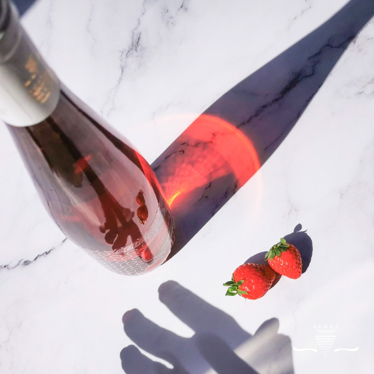BPrivilegio's tweet photo. 🍓¿Qué tendrá el fresón de Huelva que todo el mundo lo quiere alcanzar?
Incluso el sol...
#freshon #vinodefresas
#fresondehuelva
#vinosdeHuelva #doñana #winestagram #dateelprivilegio #bodegasprivilegiodelcondado https://t.co/DPOpyXBwjD
