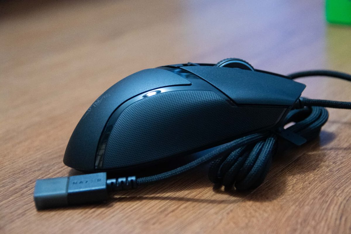 VersusMex's tweet photo. El @Razer Basilisk V3 es sin duda una gran propuesta de periféricos para este 2021 y sobre todo un competidor gracias al sensor, el scroll inteligente y el RGB.
Lee la reseña 👉https://t.co/flaDh7Cg6o o mira la video reseña 👉 https://t.co/qV0liLp7ge
#Razer #RazerBasilisk https://t.co/R5WMJuSXAs